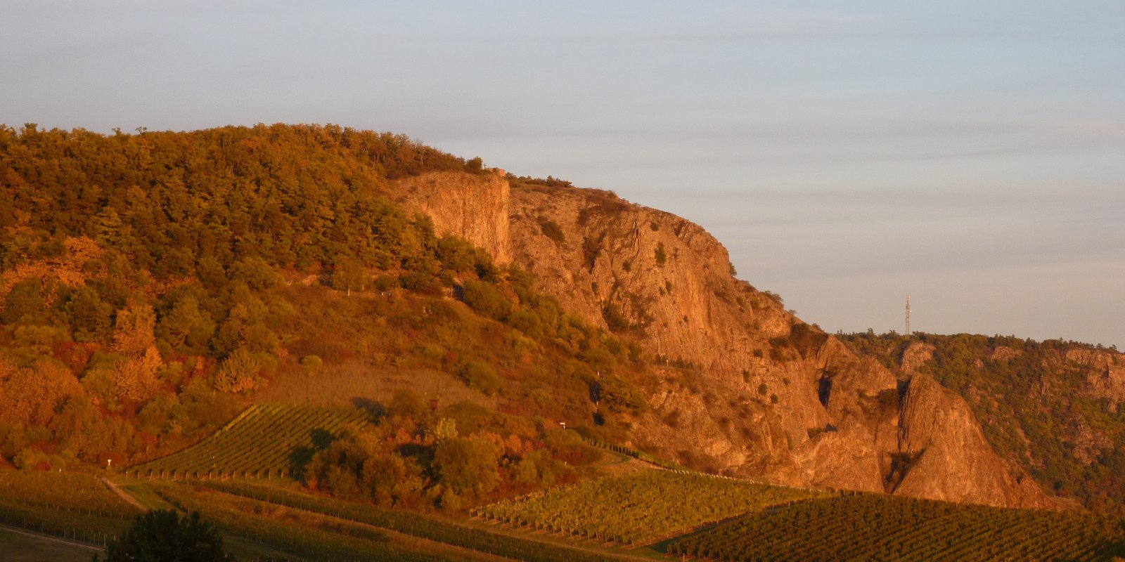 Der Rotenfels im Licht der untergehenden Sonne